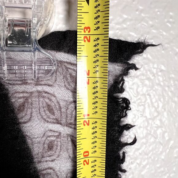 Geometric 23" x 64" Fringe Edge Scarf Black White Triangles Floral Print - Picture 6 of 7